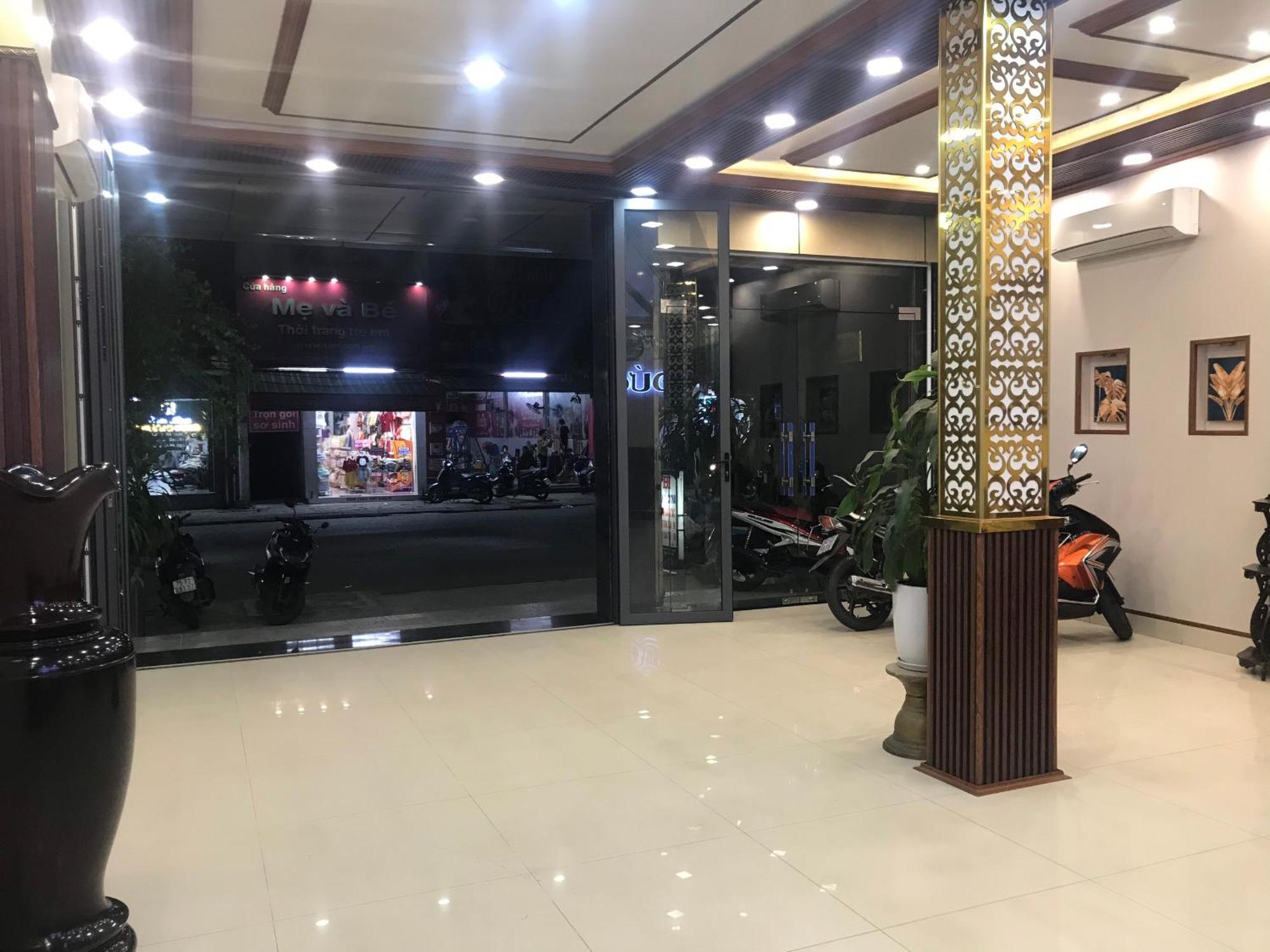 Duc Loc 2 Hotel Hue Exteriör bild